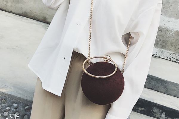 麂皮包臟了怎么清洗 要非常仔細(xì) 麂皮包臟了怎么清洗 要非常仔細(xì)