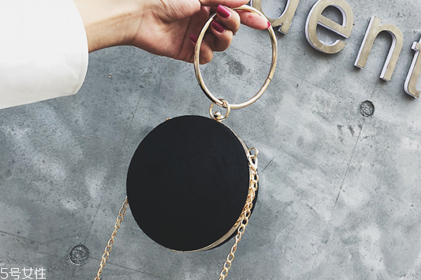 麂皮包臟了怎么清洗 要非常仔細(xì) 麂皮包臟了怎么清洗 要非常仔細(xì)