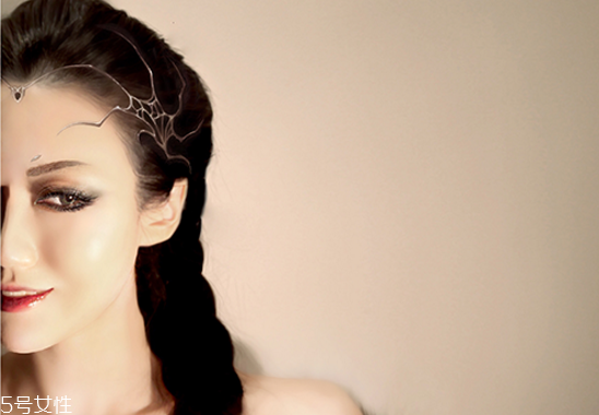 萬(wàn)圣節(jié)妝容可愛(ài) 萬(wàn)圣節(jié)特蕾婭妝容教程 萬(wàn)圣節(jié)妝容可愛(ài) 萬(wàn)圣節(jié)特蕾婭妝容教程