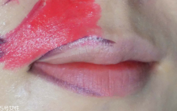 萬(wàn)圣節(jié)妝容可愛(ài) 萬(wàn)圣節(jié)特蕾婭妝容教程 萬(wàn)圣節(jié)妝容可愛(ài) 萬(wàn)圣節(jié)特蕾婭妝容教程