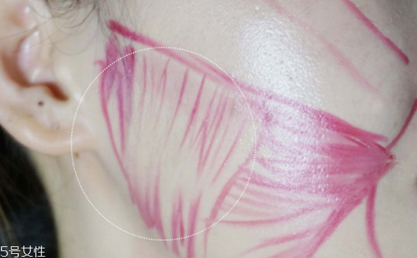 萬(wàn)圣節(jié)妝容可愛(ài) 萬(wàn)圣節(jié)特蕾婭妝容教程 萬(wàn)圣節(jié)妝容可愛(ài) 萬(wàn)圣節(jié)特蕾婭妝容教程