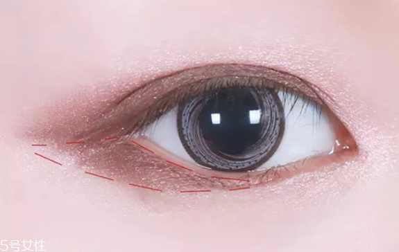 萬(wàn)圣節(jié)妝容可愛(ài) 萬(wàn)圣節(jié)特蕾婭妝容教程 萬(wàn)圣節(jié)妝容可愛(ài) 萬(wàn)圣節(jié)特蕾婭妝容教程