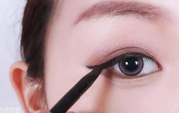 萬(wàn)圣節(jié)妝容可愛(ài) 萬(wàn)圣節(jié)特蕾婭妝容教程 萬(wàn)圣節(jié)妝容可愛(ài) 萬(wàn)圣節(jié)特蕾婭妝容教程