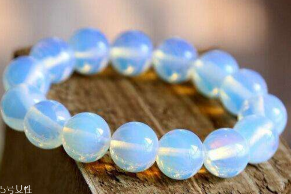蛋白石的功效與作用 帶來無限靈感 蛋白石的功效與作用 帶來無限靈感