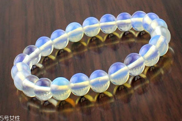 蛋白石的功效與作用 帶來無限靈感 蛋白石的功效與作用 帶來無限靈感