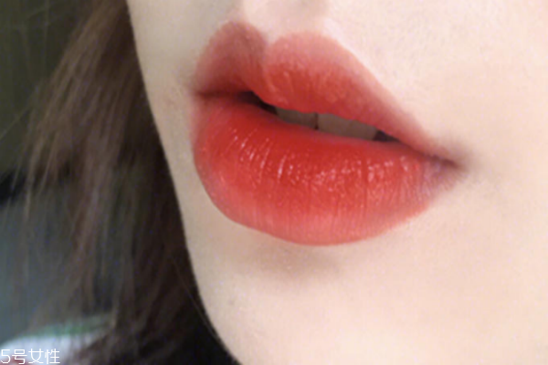 口紅什么顏色顯白 這3個(gè)色號(hào)氣質(zhì)簡直開掛