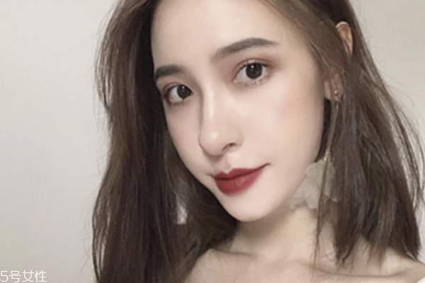 口紅什么顏色顯白 這3個(gè)色號(hào)氣質(zhì)簡直開掛