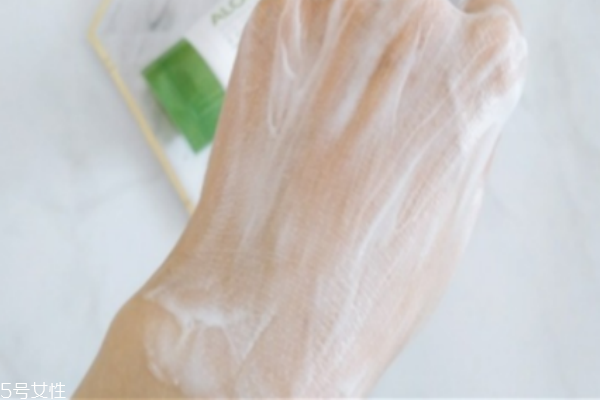 自然樂(lè)園洗面奶是皂基嗎 強(qiáng)堿皂基要注意