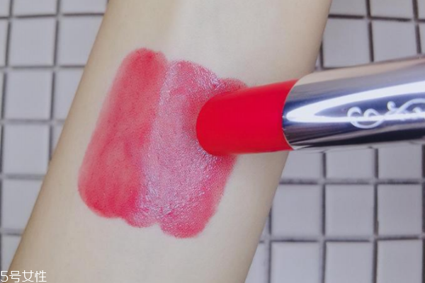 jillstuart唇膏保質(zhì)期多久 打開后1年內(nèi)用完 jillstuart唇膏保質(zhì)期多久 打開后1年內(nèi)用完