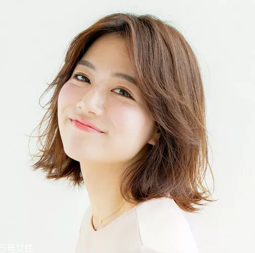 秋冬扎什么發(fā)型好看 這幾款一分鐘能搞定 秋冬扎什么發(fā)型好看 這幾款一分鐘能搞定