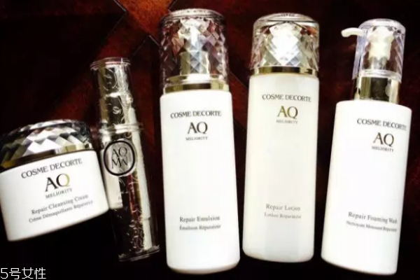 黛珂哪個(gè)系列適合35歲 精致和白檀都可以 黛珂哪個(gè)系列適合35歲 精致和白檀都可以