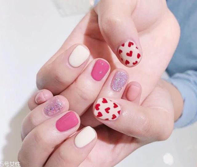 秋冬必備美甲 連指尖都這么撩人 秋冬必備美甲 連指尖都這么撩人