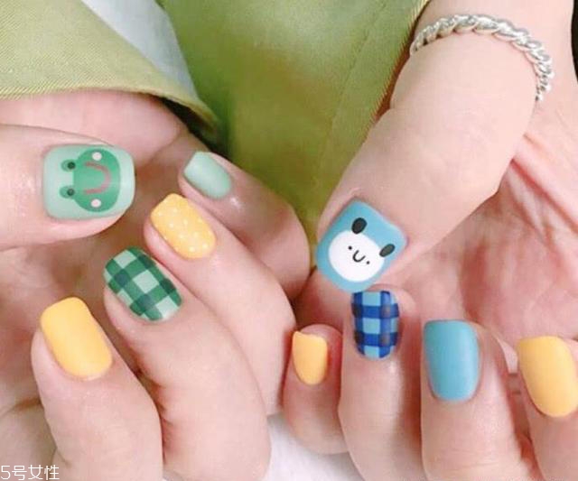 秋冬必備美甲 連指尖都這么撩人 秋冬必備美甲 連指尖都這么撩人