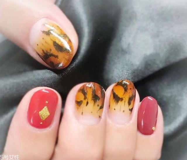 秋冬必備美甲 連指尖都這么撩人 秋冬必備美甲 連指尖都這么撩人