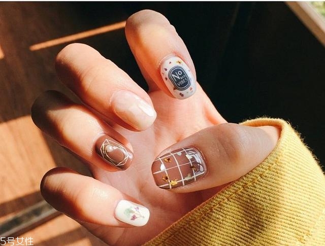 靚麗秋日美甲圖片 一整個秋天都不用愁啦 靚麗秋日美甲圖片 一整個秋天都不用愁啦