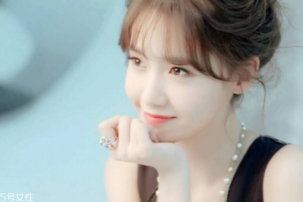 去角質(zhì)應(yīng)該什么時候用 出現(xiàn)這些信號就動手 去角質(zhì)應(yīng)該什么時候用 出現(xiàn)這些信號就動手