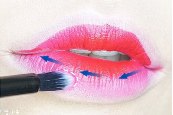 花瓣唇怎么畫(huà) 花瓣唇畫(huà)法