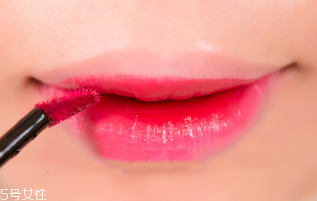 花瓣唇怎么畫(huà) 花瓣唇畫(huà)法