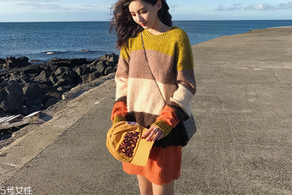 毛衣為什么會(huì)縮水 原因是這樣 毛衣為什么會(huì)縮水 原因是這樣