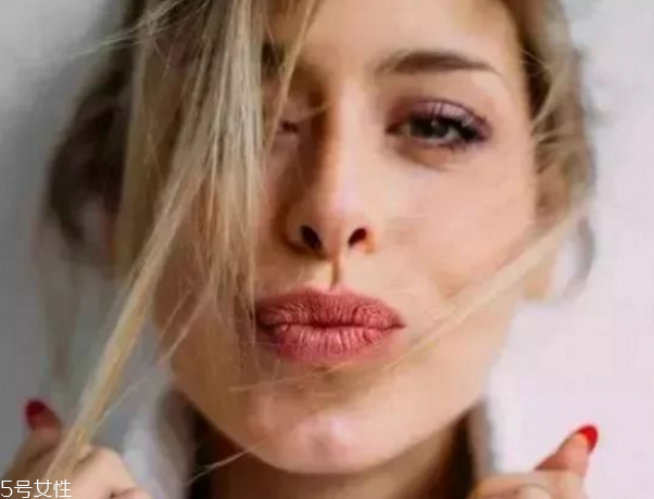 冬季如何護唇 護唇小妙招 冬季如何護唇 護唇小妙招