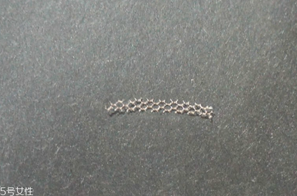 雙眼皮貼老是翻出來(lái)怎么辦 貼出自然持久雙眼皮