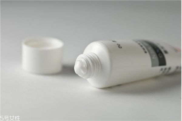 抗紅血絲護膚品有哪些 抗紅舒敏產(chǎn)品排行榜 抗紅血絲護膚品有哪些 抗紅舒敏產(chǎn)品排行榜