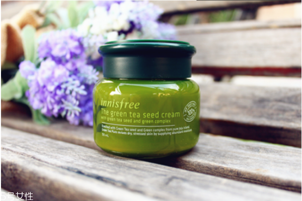 悅詩(shī)風(fēng)吟適合什么年齡 悅詩(shī)風(fēng)吟這個(gè)系列補(bǔ)水好