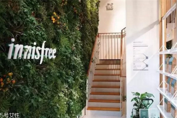 悅詩(shī)風(fēng)吟適合什么年齡 悅詩(shī)風(fēng)吟這個(gè)系列補(bǔ)水好