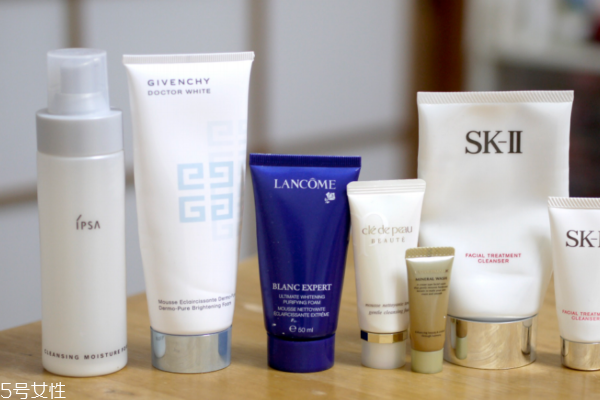 秋季適合用什么護膚品 遠(yuǎn)離酒精成分