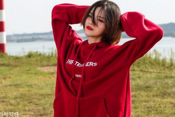 衛(wèi)衣上有油漬怎么去除 用這些技巧 衛(wèi)衣上有油漬怎么去除 用這些技巧