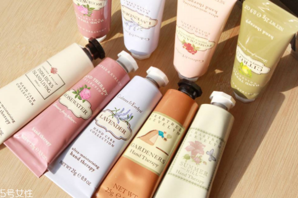 過期護手霜有哪些巧用 做潤發(fā)乳了解一下 過期護手霜有哪些巧用 做潤發(fā)乳了解一下