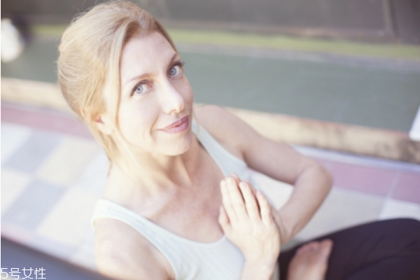 孕婦可以用吹風機吹頭發(fā)嗎 孕婦盡量少使用 孕婦可以用吹風機吹頭發(fā)嗎 孕婦盡量少使用