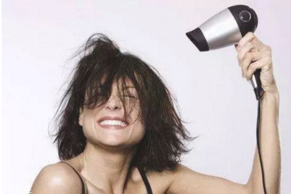 吹風(fēng)機(jī)品牌排行榜 吹風(fēng)機(jī)妙用你知道嗎 吹風(fēng)機(jī)品牌排行榜 吹風(fēng)機(jī)妙用你知道嗎