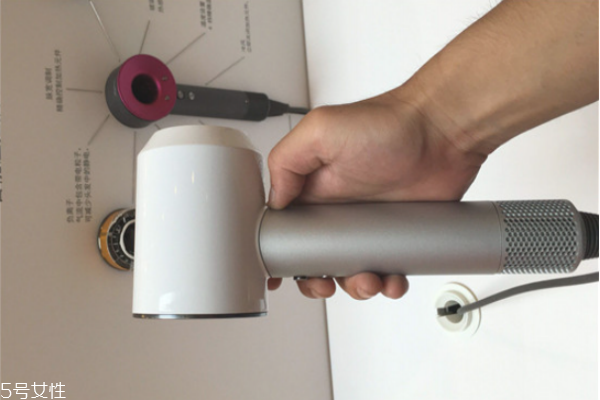 吹風(fēng)機冷風(fēng)有什么用 吹風(fēng)機冷風(fēng)的作用 吹風(fēng)機冷風(fēng)有什么用 吹風(fēng)機冷風(fēng)的作用