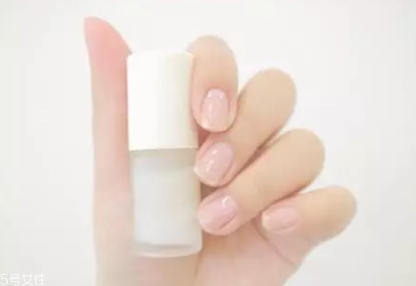 秋冬格紋美甲圖片2018 這幾款給你溫暖感受 秋冬格紋美甲圖片2018 這幾款給你溫暖感受