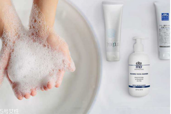 一支洗面奶可以用多久 洗面奶的正確用量 一支洗面奶可以用多久 洗面奶的正確用量