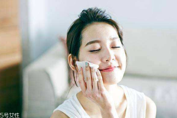 女性如何洗臉才算是健康的?洗臉小常識(shí) 女性如何洗臉才算是健康的?洗臉小常識(shí)