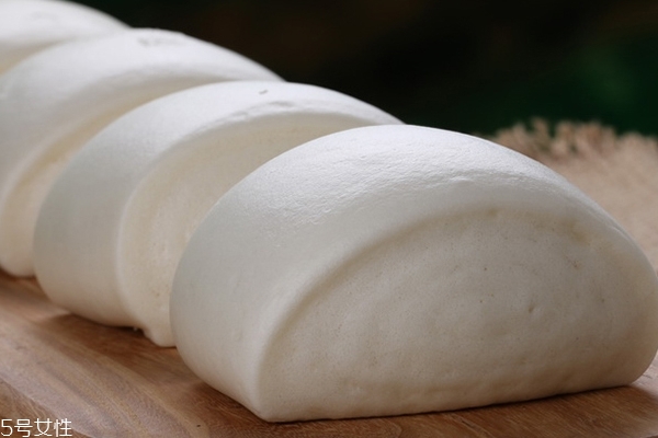 饅頭為什么越嚼越甜 唾液的原因 饅頭為什么越嚼越甜 唾液的原因