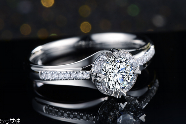 蒂芙尼30分鉆戒報價 起碼上萬元 蒂芙尼30分鉆戒報價 起碼上萬元