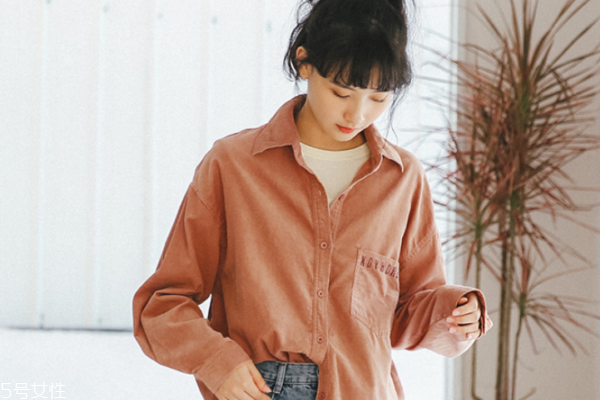 襯衣染色怎么洗干凈 用這個方法 襯衣染色怎么洗干凈 用這個方法