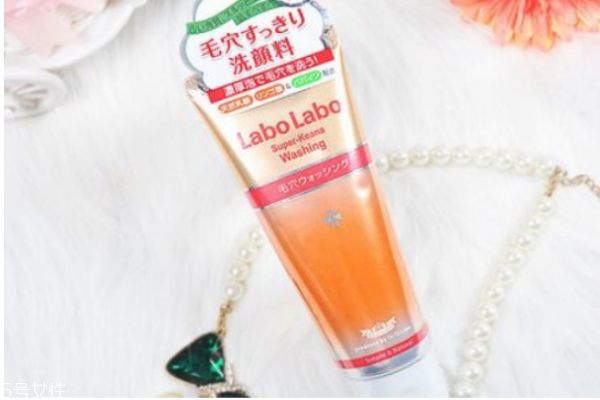 收縮水和面膜哪個(gè)先用 讓你擁有嬰兒肌 收縮水和面膜哪個(gè)先用 讓你擁有嬰兒肌