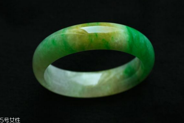 馬牙種翡翠是什么意思 翡翠的一種 馬牙種翡翠是什么意思 翡翠的一種