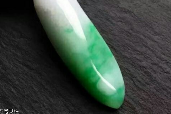 馬牙種翡翠是什么意思 翡翠的一種 馬牙種翡翠是什么意思 翡翠的一種