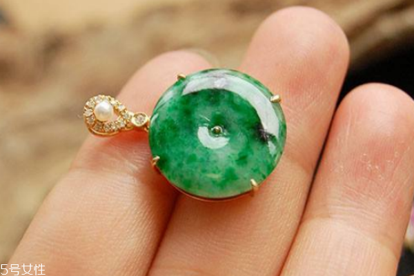 花青翡翠值錢嗎 要從多方面判斷 花青翡翠值錢嗎 要從多方面判斷