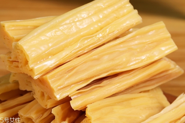 腐竹是油炸的嗎 沒有經(jīng)過油炸 腐竹是油炸的嗎 沒有經(jīng)過油炸