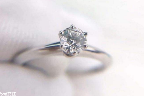 tiffany蒂芙尼六爪鉆戒價(jià)格 看鉆石大小 tiffany蒂芙尼六爪鉆戒價(jià)格 看鉆石大小
