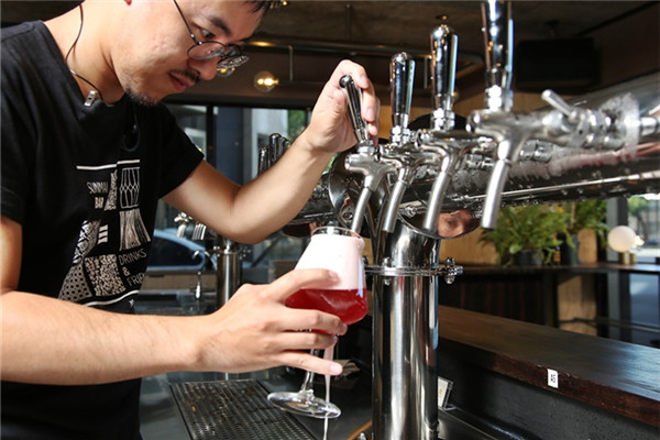 喝啤酒用什么杯子 夜場(chǎng)用這種啤酒杯 喝啤酒用什么杯子 夜場(chǎng)用這種啤酒杯