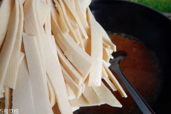 千張?jiān)趺创蚪Y(jié) 這個(gè)要點(diǎn)技巧 千張?jiān)趺创蚪Y(jié) 這個(gè)要點(diǎn)技巧