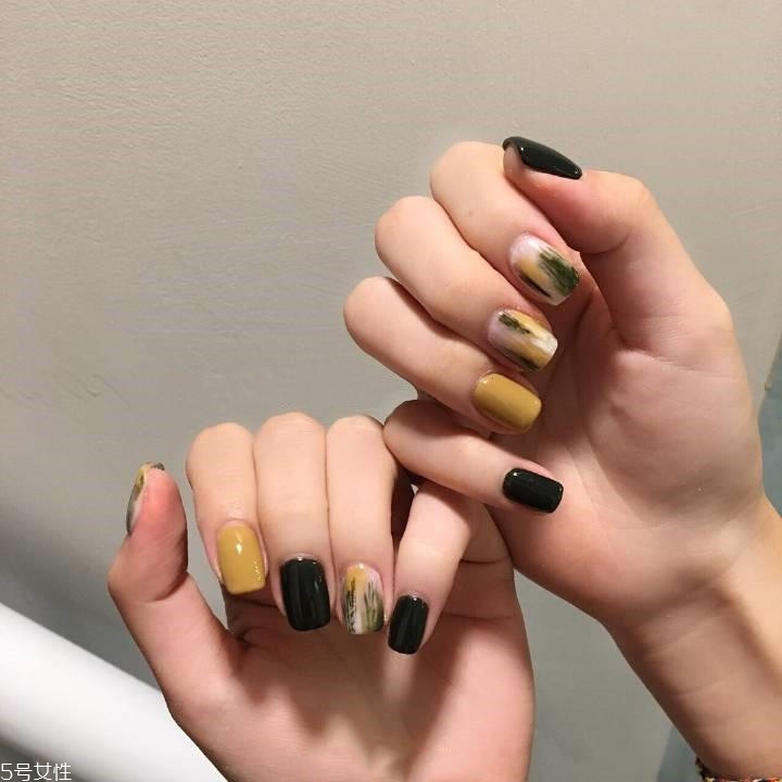 黑色美甲圖片花樣簡(jiǎn)單 這幾款很日常不招黑 黑色美甲圖片花樣簡(jiǎn)單 這幾款很日常不招黑