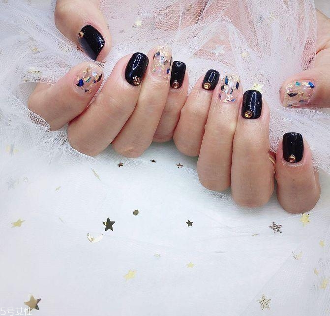 黑色美甲圖片花樣簡(jiǎn)單 這幾款很日常不招黑 黑色美甲圖片花樣簡(jiǎn)單 這幾款很日常不招黑